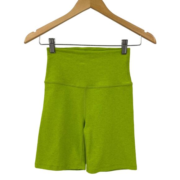 Beyond Yoga Pants - Beyond Yoga Keep Pace Biker Shorts Space Dye High Waisted Matcha Lime Green XS